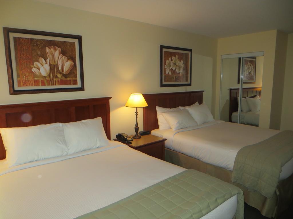 Hotel St-Bernard Saint-Bernard-de-Lacolle Cameră foto
